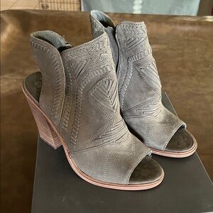Vince Camuto Karinta Gray Peep-Toe Ankle Boots